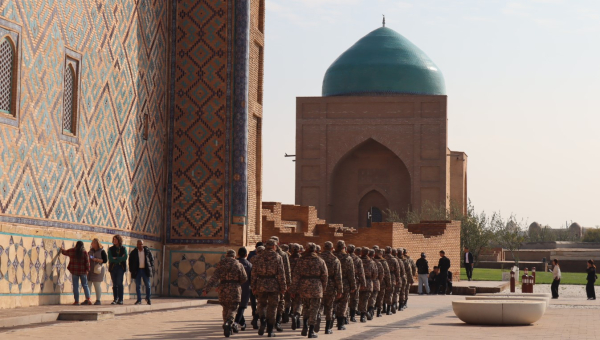 Кадеты колледжа «Жас Улан» в Туркестане