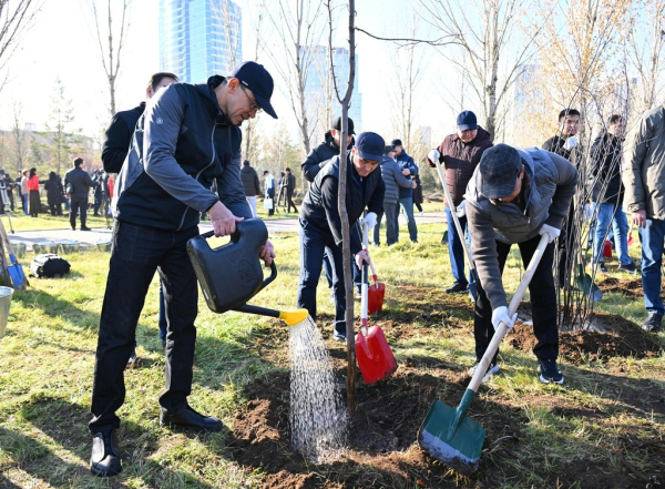 «Таза Қазақстан»: сенаторы приняли участие в экологической акции «Таза Қазақстан»: сенаторы приняли участие в экологической акции