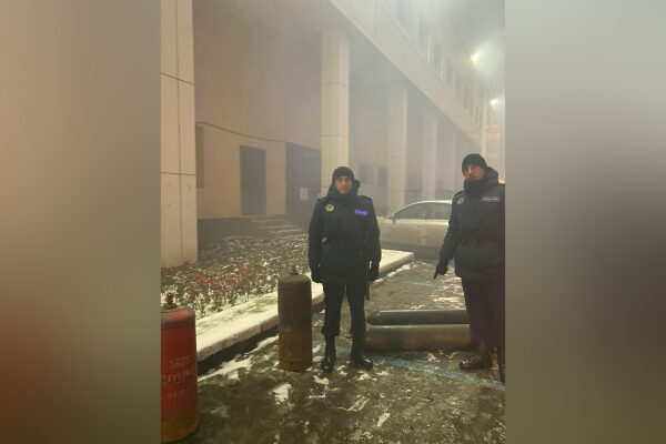 Бойцы Нацгвардии МВД РК эвакуировали людей и вынесли газовые баллоны с места пожара