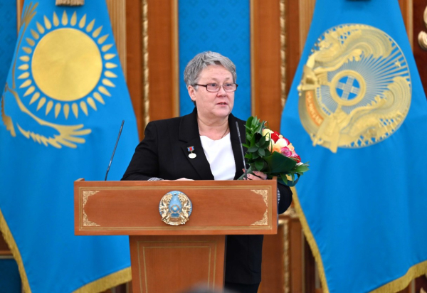 Токаев поздравил учителей с профессиональным праздником