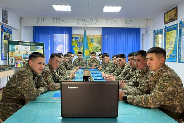 Солдаты-срочники выиграли гранты на бесплатное обучение в вузах Казахстана