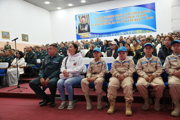 Юбилей легенды: Генерал-полковник Алибек Касымов отметил 70-летие Юбилей легенды: Генерал-полковник Алибек Касымов отметил 70-летие