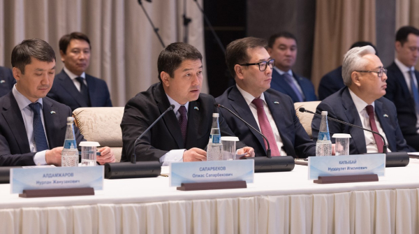 Казахстан и Узбекистан укрепляют связи Казахстан и Узбекистан укрепляют связи