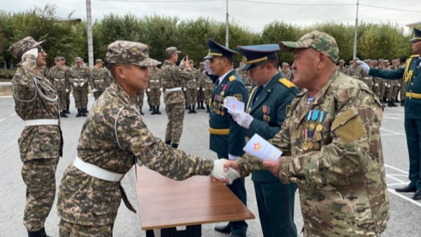 Гвардейский гарнизон выпустил новых специалистов для Сухопутных войск Гвардейский гарнизон выпустил новых специалистов для Сухопутных войск