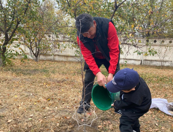 Сотрудники МЧС активно участвуют в озеленении Жетісу