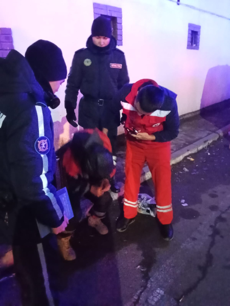 В Астане бойцы Нацгвардии МВД РК спасли жизнь мужчине