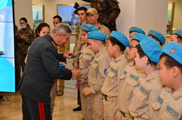 Столичные школьники вступили в ряды общественного объединения &laquo;Жас сарбаз&raquo;