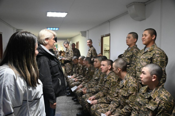 Командование Актауского гарнизона встретилось с солдатскими матерями Командование Актауского гарнизона встретилось с солдатскими матерями