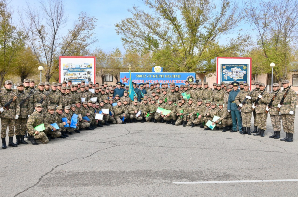 В инженерно-саперной бригаде Конаевского гарнизона торжественно проводили солдат домой