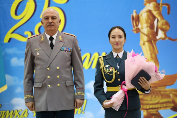 Министр обороны вручил государственные и ведомственные награды военнослужащим Министр обороны вручил государственные и ведомственные награды военнослужащим