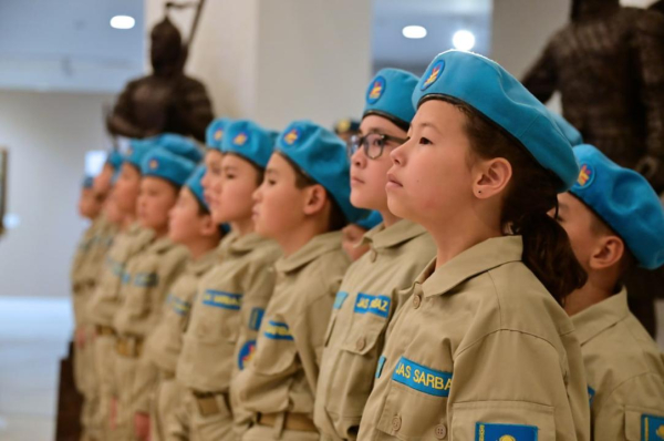 Столичные школьники вступили в ряды общественного объединения &laquo;Жас сарбаз&raquo;