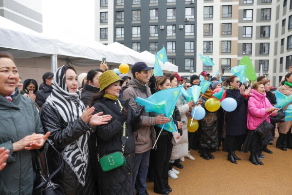 Работники культуры Казахстана получили сертификаты на квартиры Работники культуры Казахстана получили сертификаты на квартиры