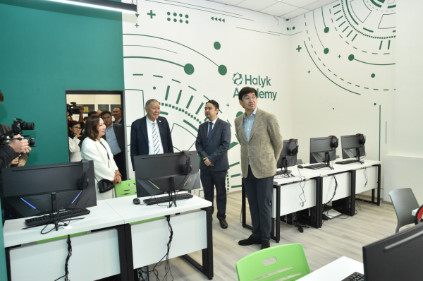 Новая лаборатория в КазНУ: теория и практика в финансах Новая лаборатория в КазНУ: теория и практика в финансах