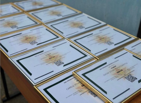 Гвардейцам вручили образовательные гранты