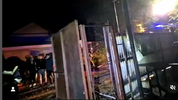 Сожжен дом убитого в Талгаре подростка: генпрокурор берет дело на личный контроль | Inbusiness.kz Сожжен дом убитого в Талгаре подростка: генпрокурор берет дело на личный контроль | Inbusiness.kz