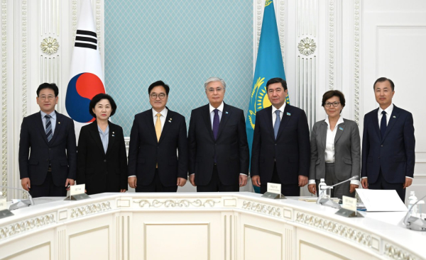 Токаев встретился с председателем Национальной Ассамблеи Республики Корея Токаев встретился с председателем Национальной Ассамблеи Республики Корея