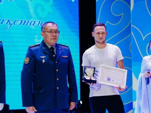 В Семее солдатам вручили наручные часы