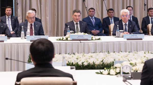 Казахстан и Узбекистан укрепляют связи Казахстан и Узбекистан укрепляют связи