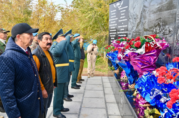 В Конаеве открыли мемориал ветеранам боевых действий В Конаеве открыли мемориал ветеранам боевых действий