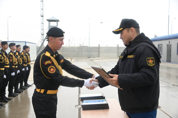 В Актау торжественно проводили домой моряков Военно-морских сил