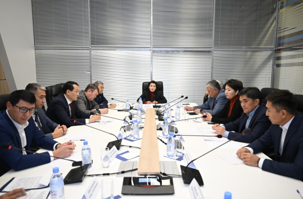 Сенаторы обсудили торговые надбавки на продукты питания Сенаторы обсудили торговые надбавки на продукты питания