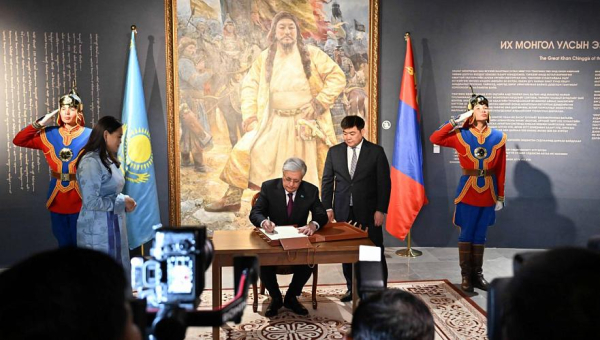 Токаев оставил запись в книге почетных гостей Национального музея Чингисхана