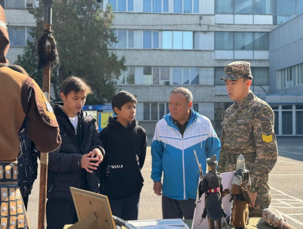 Алматинские школьники открыли для себя мир военной службы