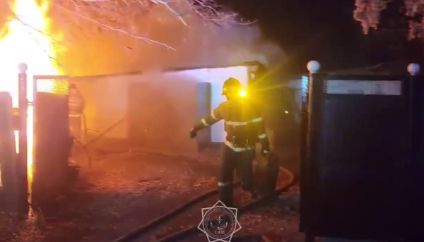 Трое детей спасены из огня в Сарани