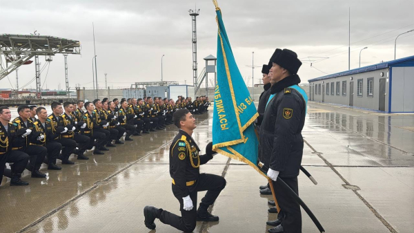 В Актау торжественно проводили домой моряков Военно-морских сил