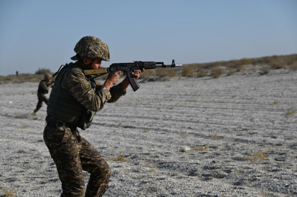 Учение на Каспии: морской тактический десант поддержали боевые вертолеты и корабельная артиллерия Учение на Каспии: морской тактический десант поддержали боевые вертолеты и корабельная артиллерия