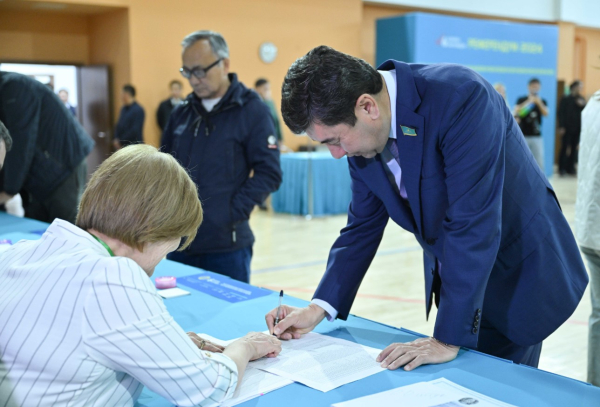 Председатель Мажилиса сделал свой выбор на референдуме