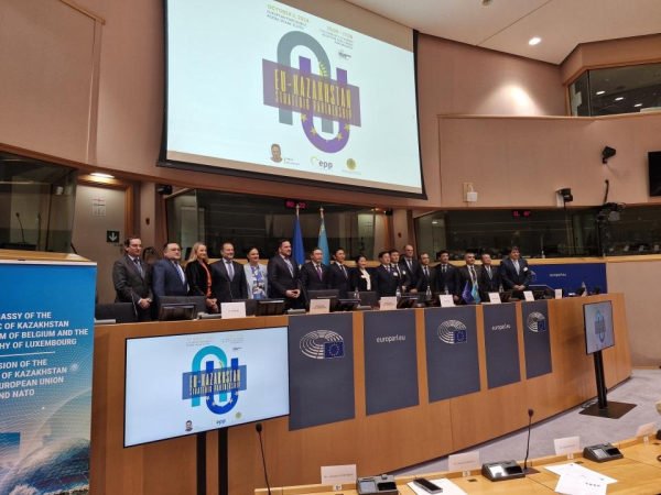 Казахстан и ЕС: от высокого товарооборота к новым целям партнерства Казахстан и ЕС: от высокого товарооборота к новым целям партнерства