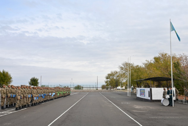 В инженерно-саперной бригаде Конаевского гарнизона торжественно проводили солдат домой