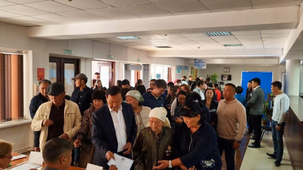 Три поколения, 33 голоса: Жаркентская семья Жакыбаевых на референдуме