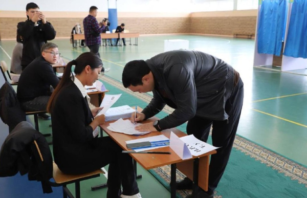 Знаменитые спортсмены Жетісу проголосовали на референдуме Знаменитые спортсмены Жетісу проголосовали на референдуме