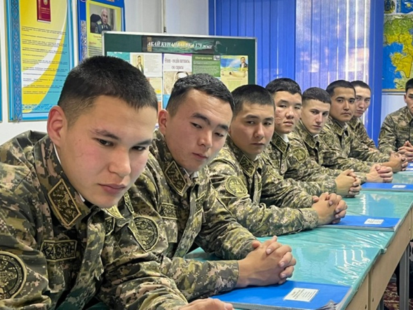 Солдаты-срочники выиграли гранты на бесплатное обучение в вузах Казахстана Солдаты-срочники выиграли гранты на бесплатное обучение в вузах Казахстана
