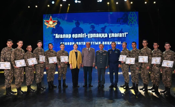 Военнослужащие удостоены сертификатов на бесплатное обучение Военнослужащие удостоены сертификатов на бесплатное обучение