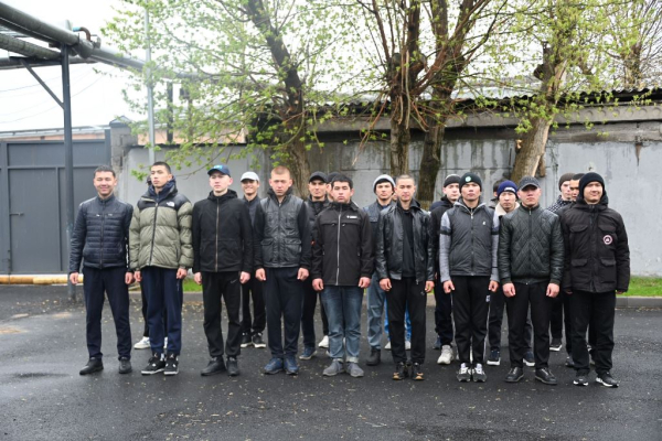 В Шымкенте торжественно проводили призывников