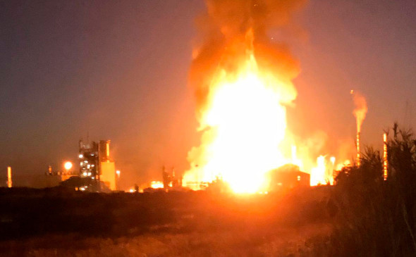 На Павлодарском нефтехимическом заводе произошёл пожар, пострадали два сотрудника