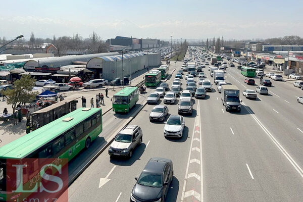 Старым авто в Алматы хотят ограничить проезд: что уже известно