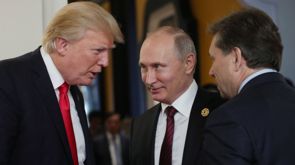 Ради триллиона долларов и встречи с Путиным Трамп полетит в пустыню