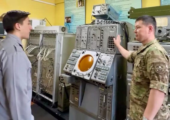 В Военно-инженерном институте Алматы прошла встреча с учащимися выпускных классов