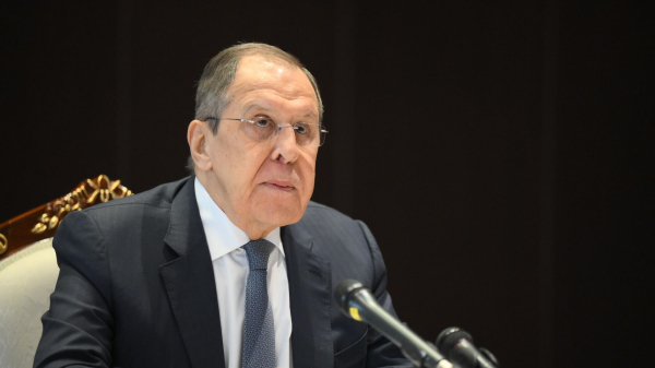 Запад вымаливает перемирие для Украины, заявил Лавров