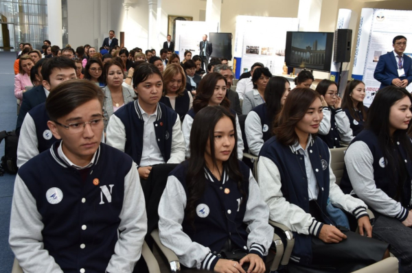 В Казахстане открыли бакалавриат по искусственному интеллекту с двойным дипломом В Казахстане открыли бакалавриат по искусственному интеллекту с двойным дипломом