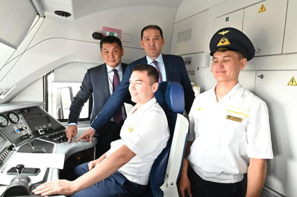 Нацперевозчик запустил новый электропоезд «Burabay Express» по маршруту Астана-Боровое Нацперевозчик запустил новый электропоезд «Burabay Express» по маршруту Астана-Боровое