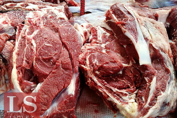 За полгода в Казахстане резко подорожали говядина и лук