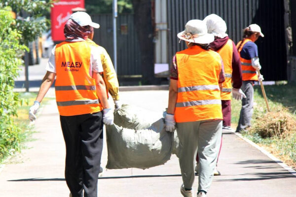 Город, где хочется жить: в Алматы прошёл общегородской субботник