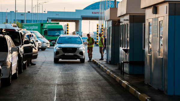 На границе с Кыргызстаном увеличат пропускную способность пограничных пунктов
