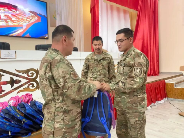 Военнослужащие Национальной гвардии провели акцию «Дорога в школу» Военнослужащие Национальной гвардии провели акцию «Дорога в школу»