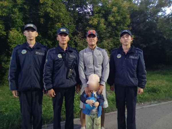 Солдаты Национальной гвардии нашли пятерых потерявшихся детей и вернули их родителям Солдаты Национальной гвардии нашли пятерых потерявшихся детей и вернули их родителям